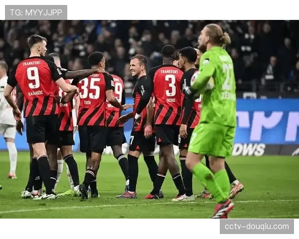 欧战席位争夺：法兰克福与弗赖堡的直接对话前瞻。